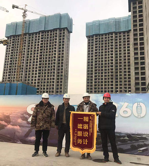 中建二局集團(tuán)有限公司贈(zèng)與我公司“精湛設(shè)計(jì)，一流服務(wù)”錦旗一面，感謝我公司售后人員鄭國成在南長安街壹號項(xiàng)目中指導(dǎo)認(rèn)真負(fù)責(zé)，實(shí)現(xiàn)首層5天完工的好成績！