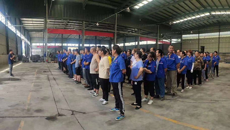 西安三鋁鋁模板科技有限公司對(duì)超額完成任務(wù)部門(mén)員工發(fā)放現(xiàn)金獎(jiǎng)勵(lì)！